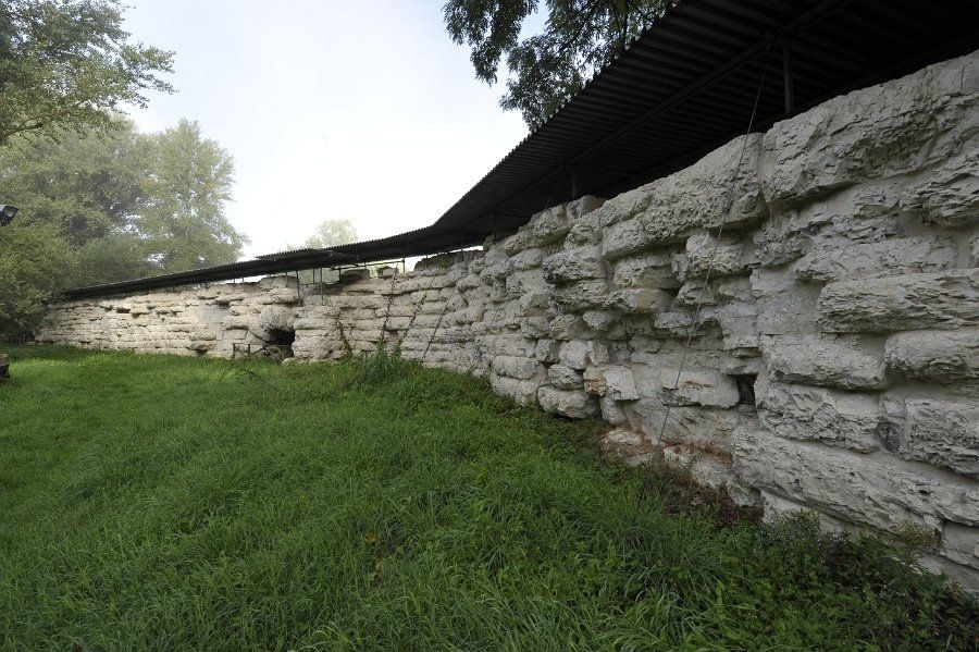 Viadotto presso l’abbazia di S. Vincenzo al Furlo