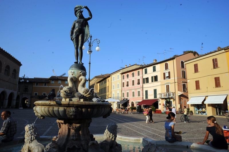 Fontana della dea Fortuna, Piazza XX Settembre, Fano